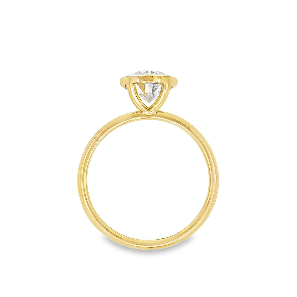 9ct Yellow Gold Lab Grown Oval Diamond Ring.