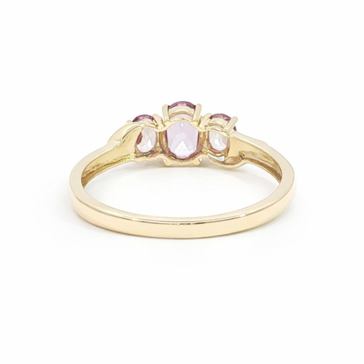 9ct Yellow Gold Diamond and Created Alexandrite Ring. Design No: M3129.