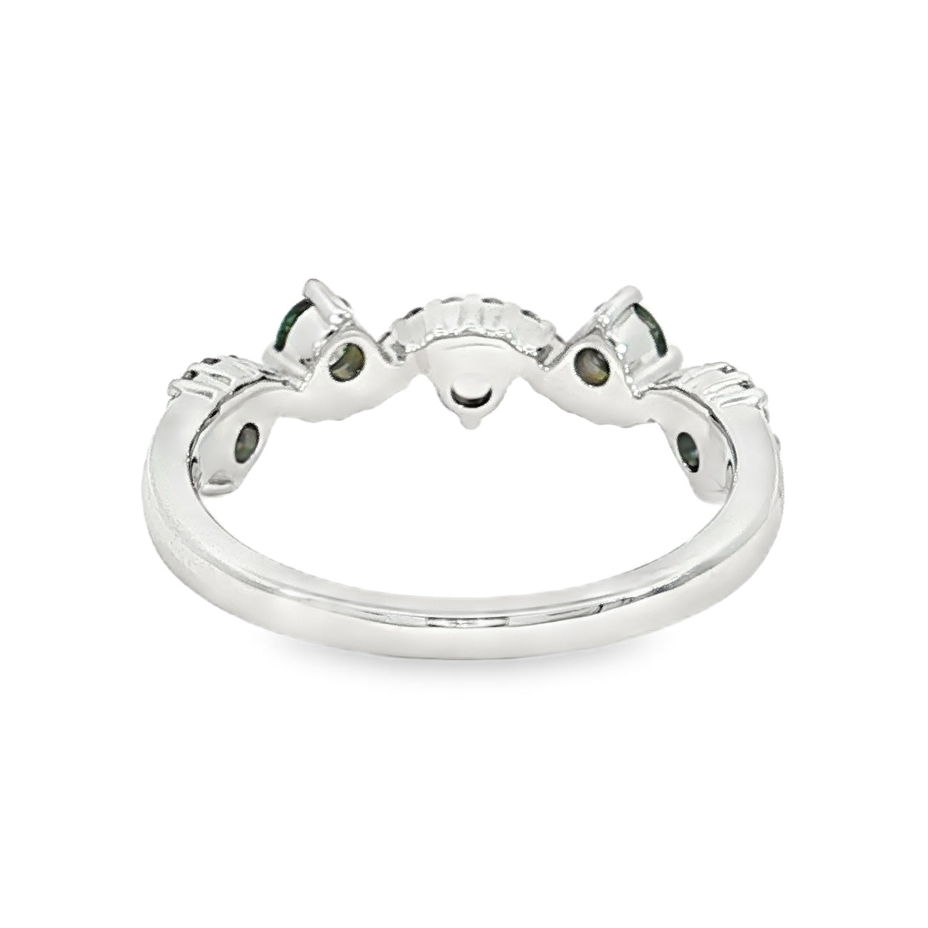 18ct White Gold Sapphire and Diamond Dress Ring. Design No: SDWRDBPWP001.