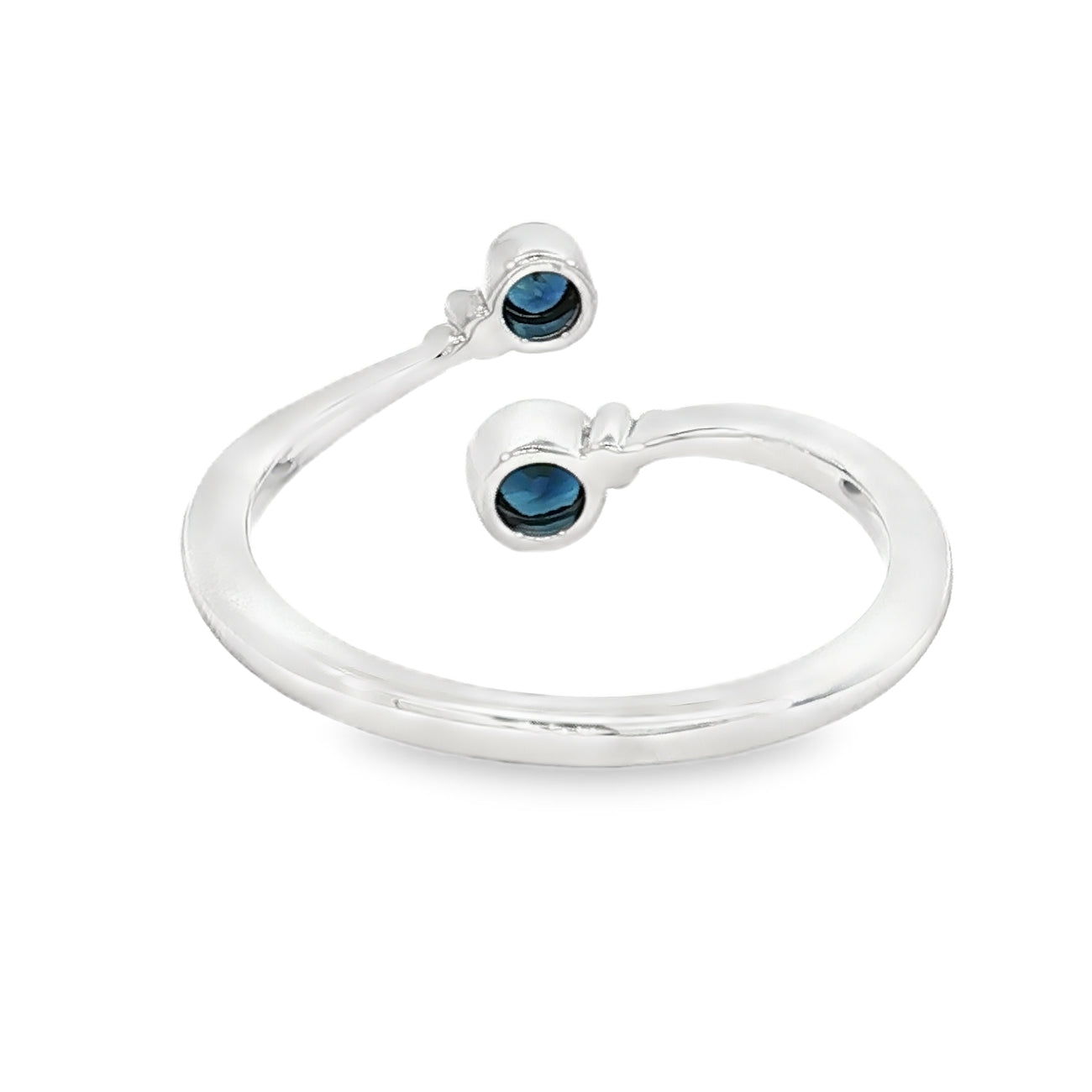 9ct White Gold Sapphire Dress Ring. Design No: SDRRDNFWB003.