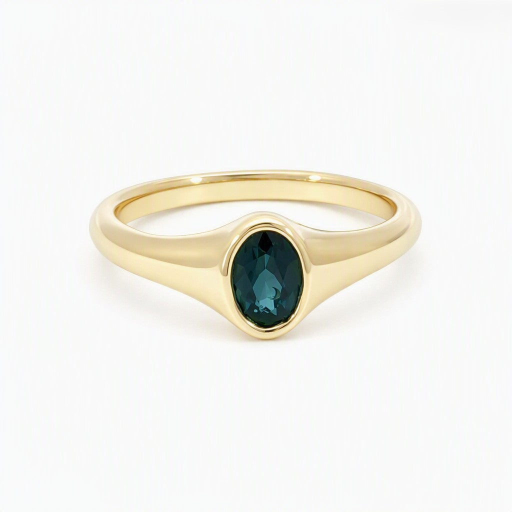 Sapphire Dreams Ingrid Oval Ring — Natural Australian Sapphire. Design: SDDOVCMYB001