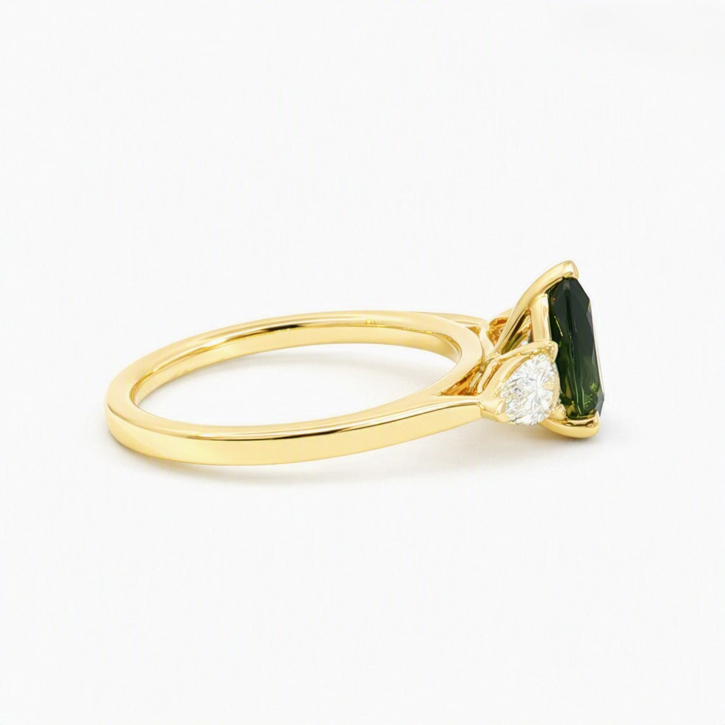 Sapphire Dreams - Emma, 18ct Yellow Gold Australian Sapphire & Mined Diamond Ring. Design: SDEOVSSYP007