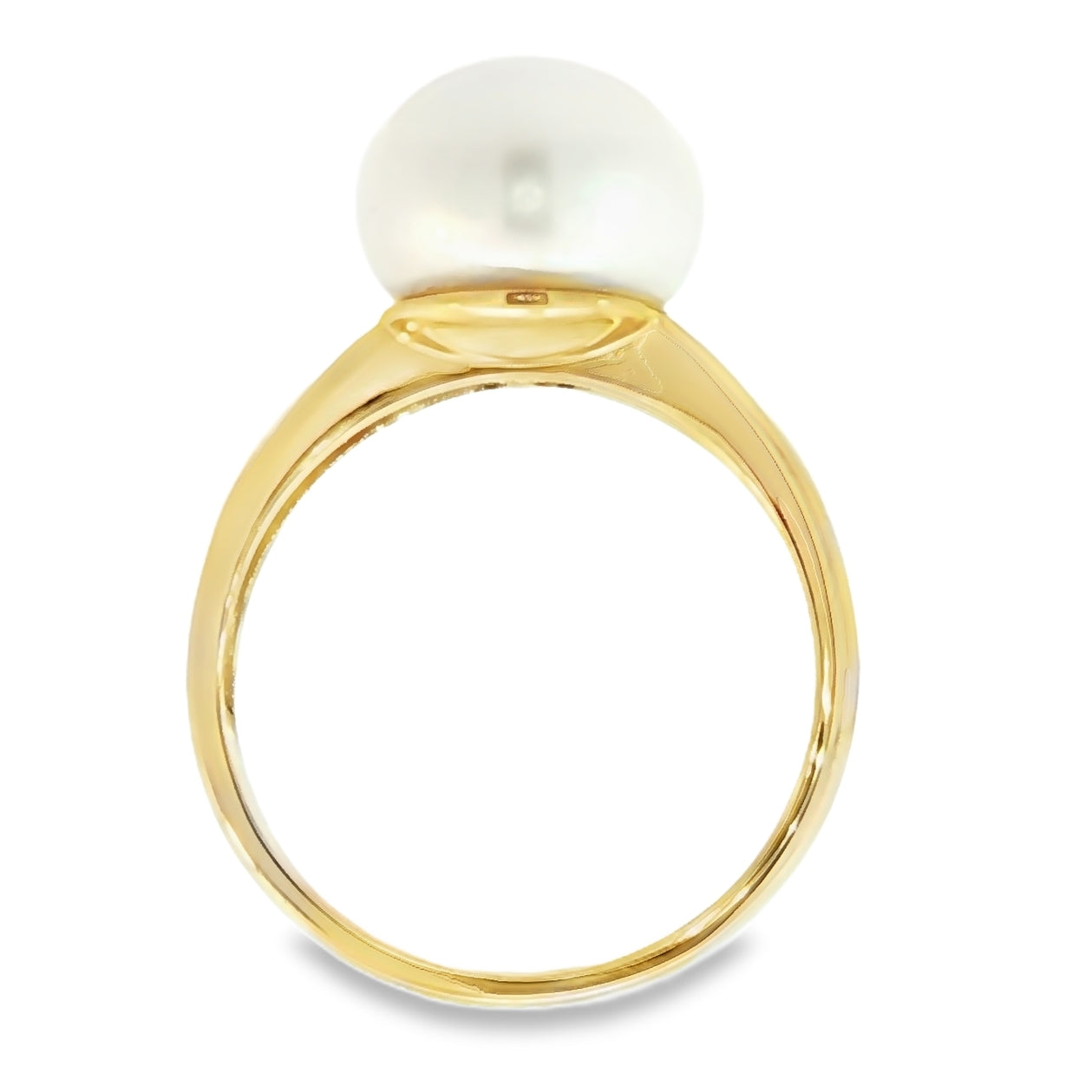 9ct Yellow Gold Freshwater Pearl Ring. Design No: 2811-9YPF