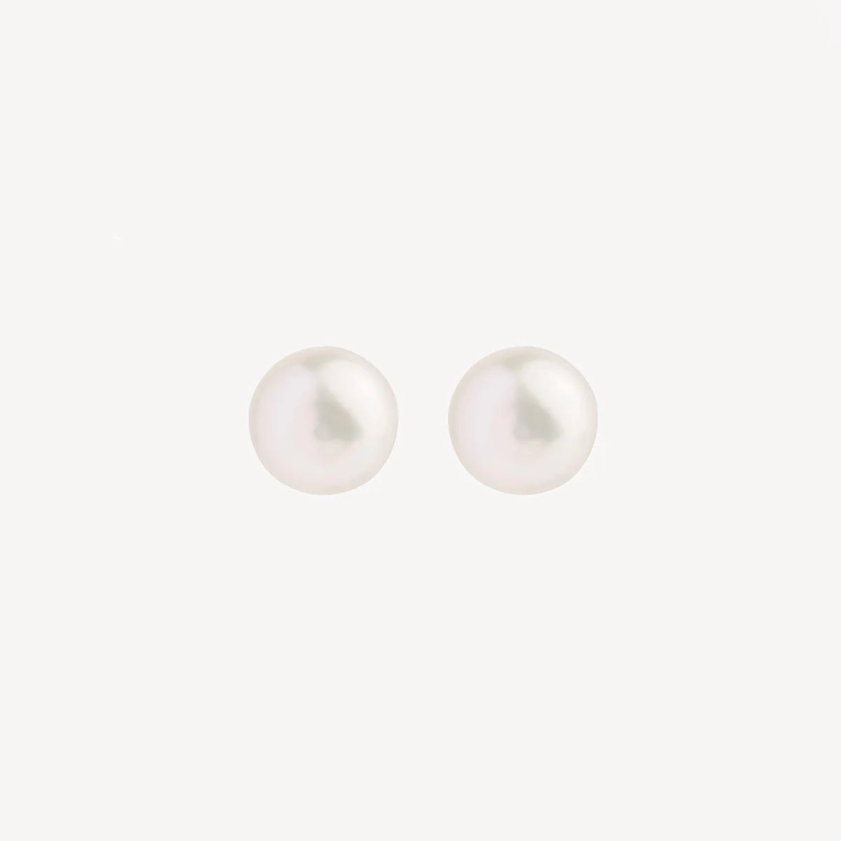 Najo Luminosity Pearl Bridal Stud Earring. Medium. Design: E6772