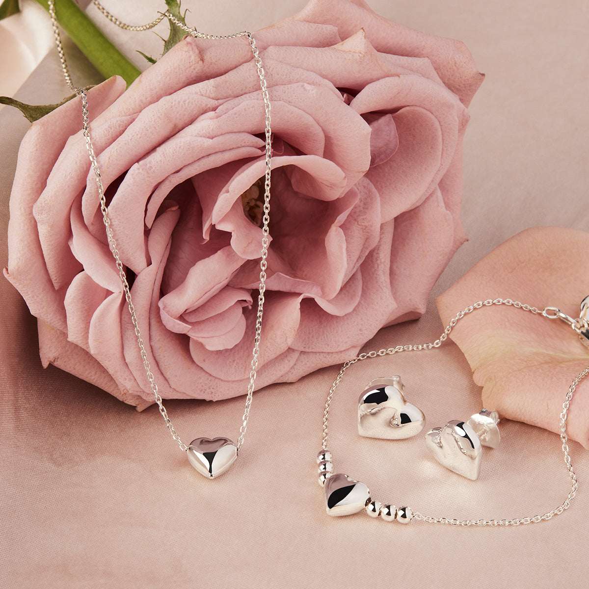 Najo Amore Charm Necklace. Design: N7123
