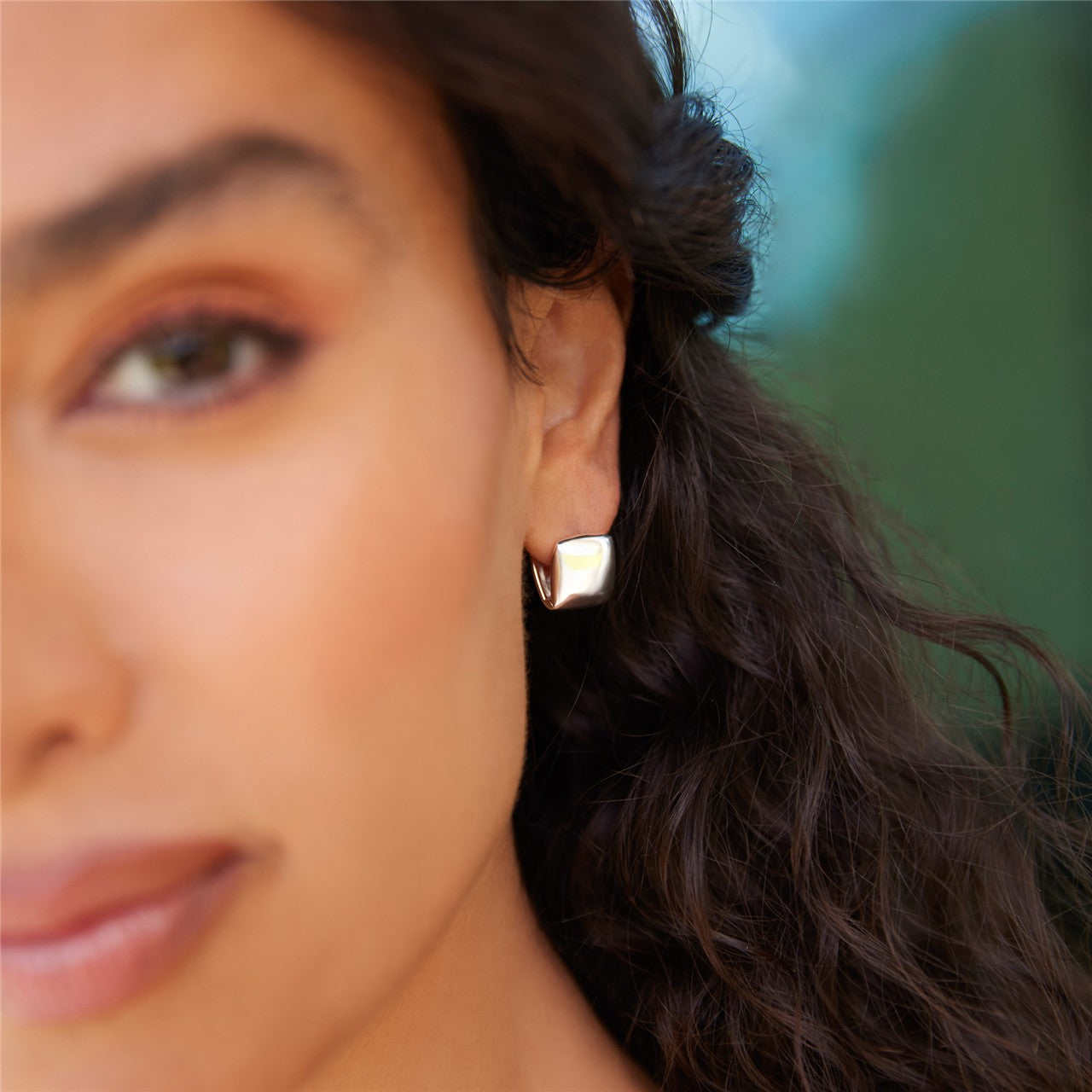 Najo 'Pillow' Sterling Silver Huggie Earrings. Design: E6877