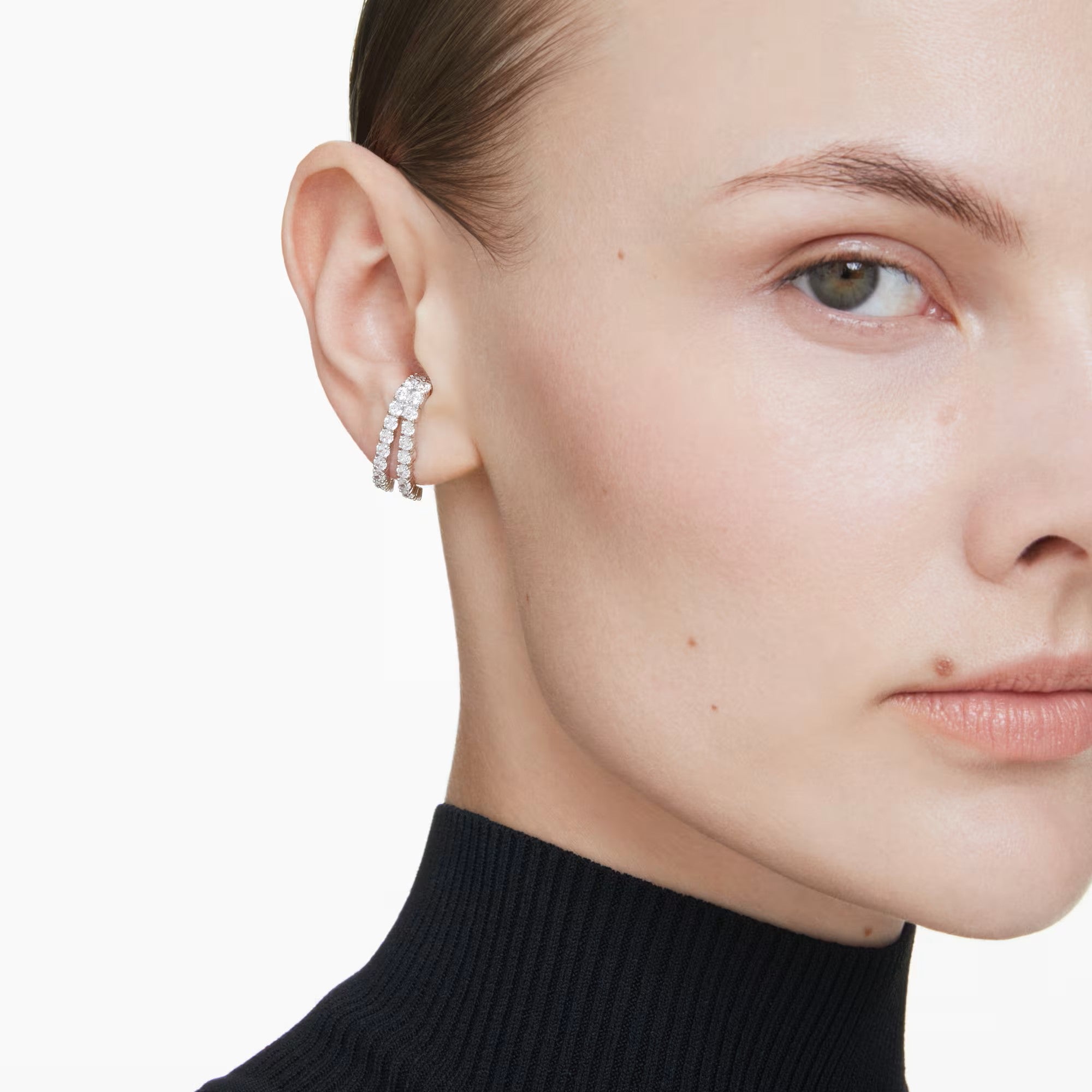 Matrix ear cuffs, Round cut, White, Rhodium plated. Design No: 5705835