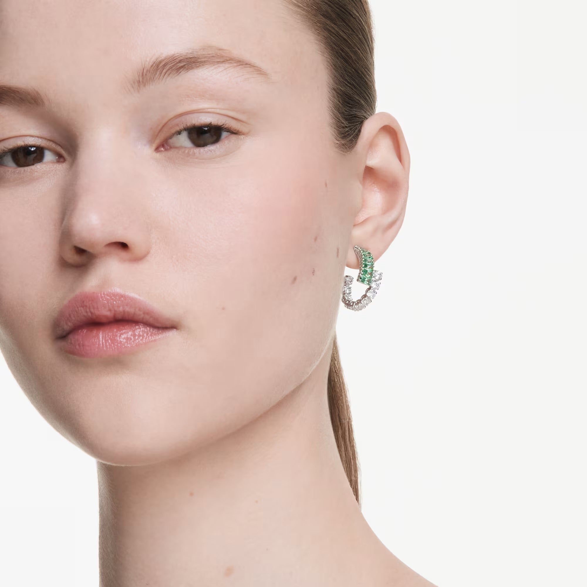 Matrix hoop earrings, Mixed cuts, Green, Rhodium plated. Design No: 5732264