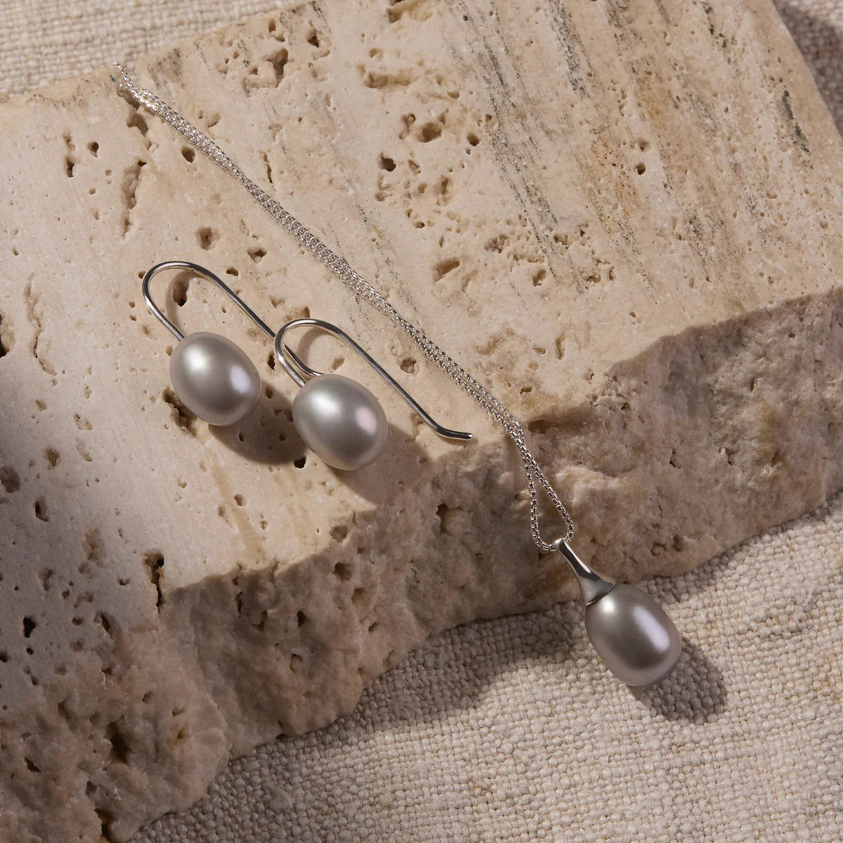 Najo Isla Grey Pearl Earring. Dewsign No: E7505