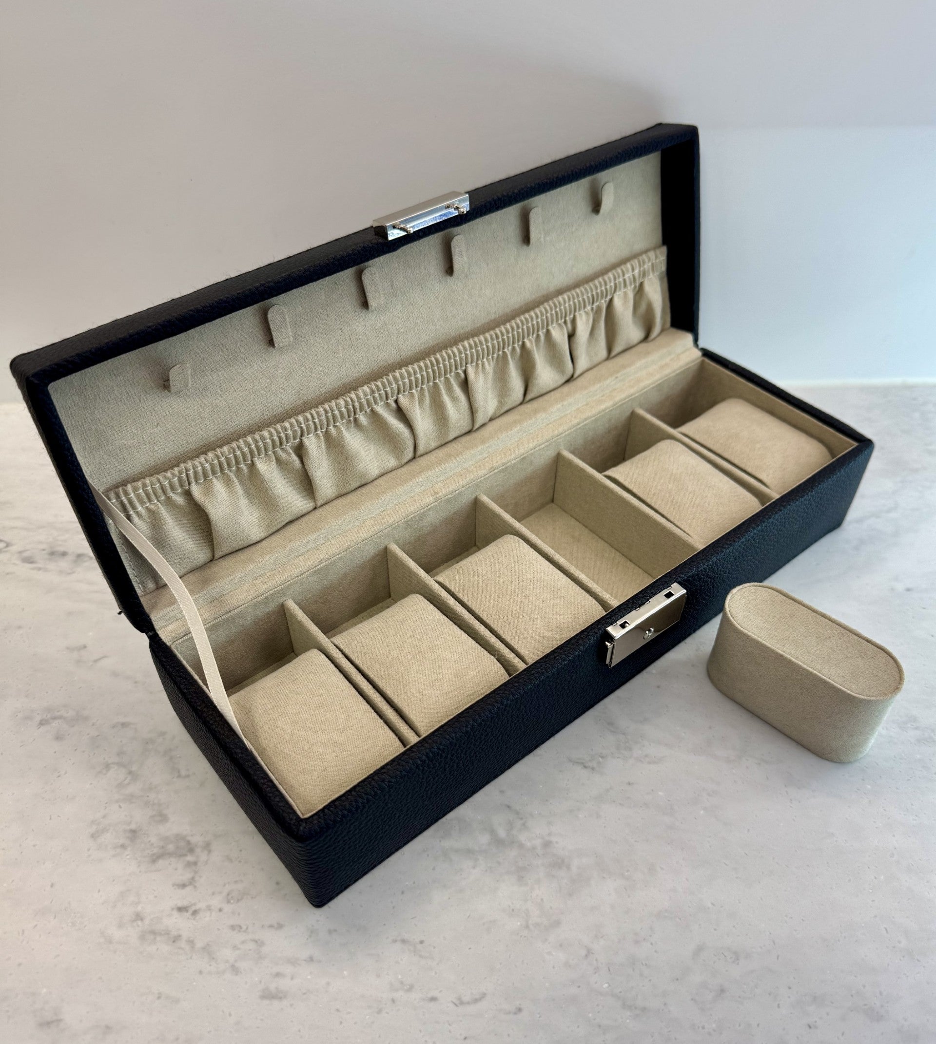 Watch Holder - With 6 Compartments. Design No: LJ45W