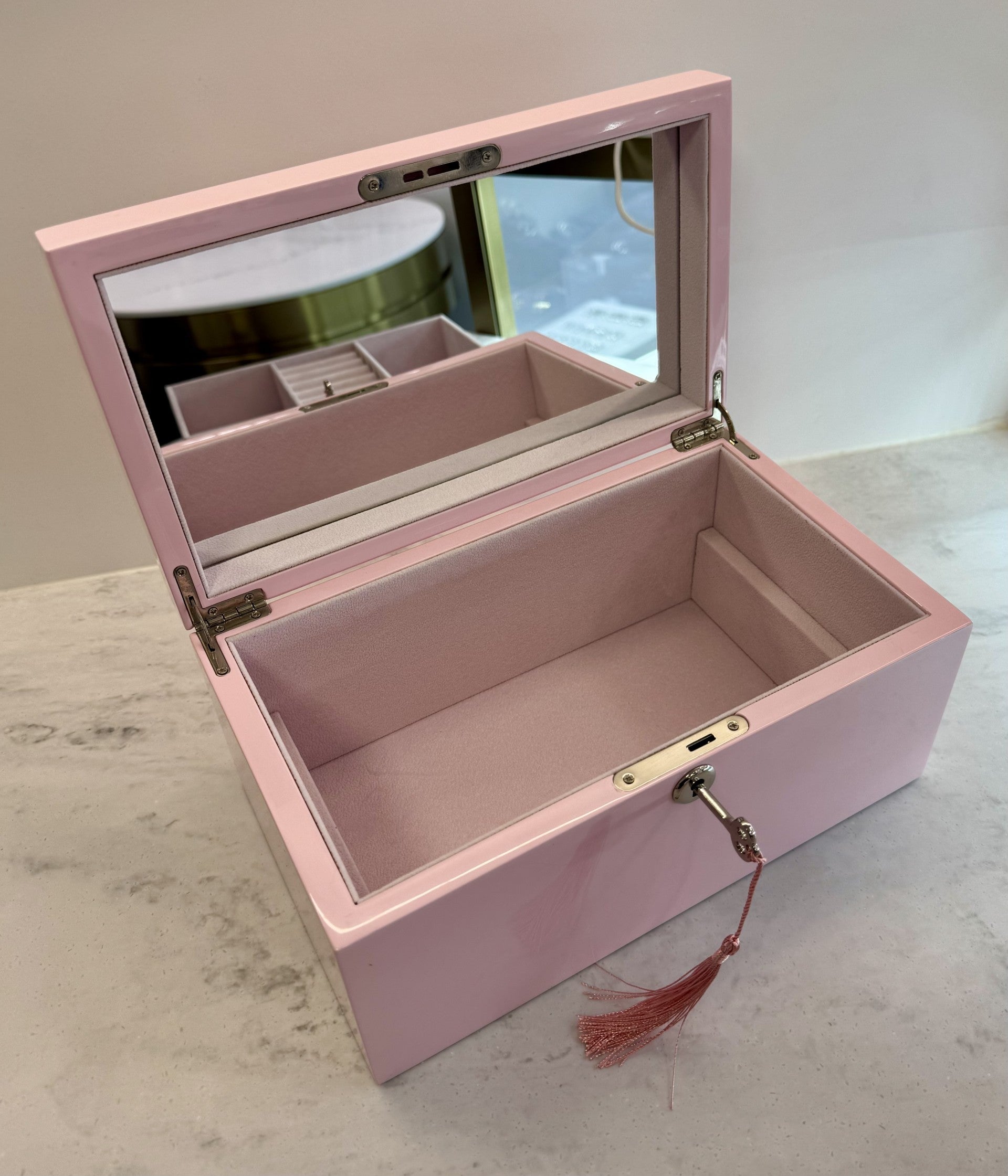 Pink Jewel Box - Rectaangle( 275 x 165 x 130mm). Design No: WJ36PINK