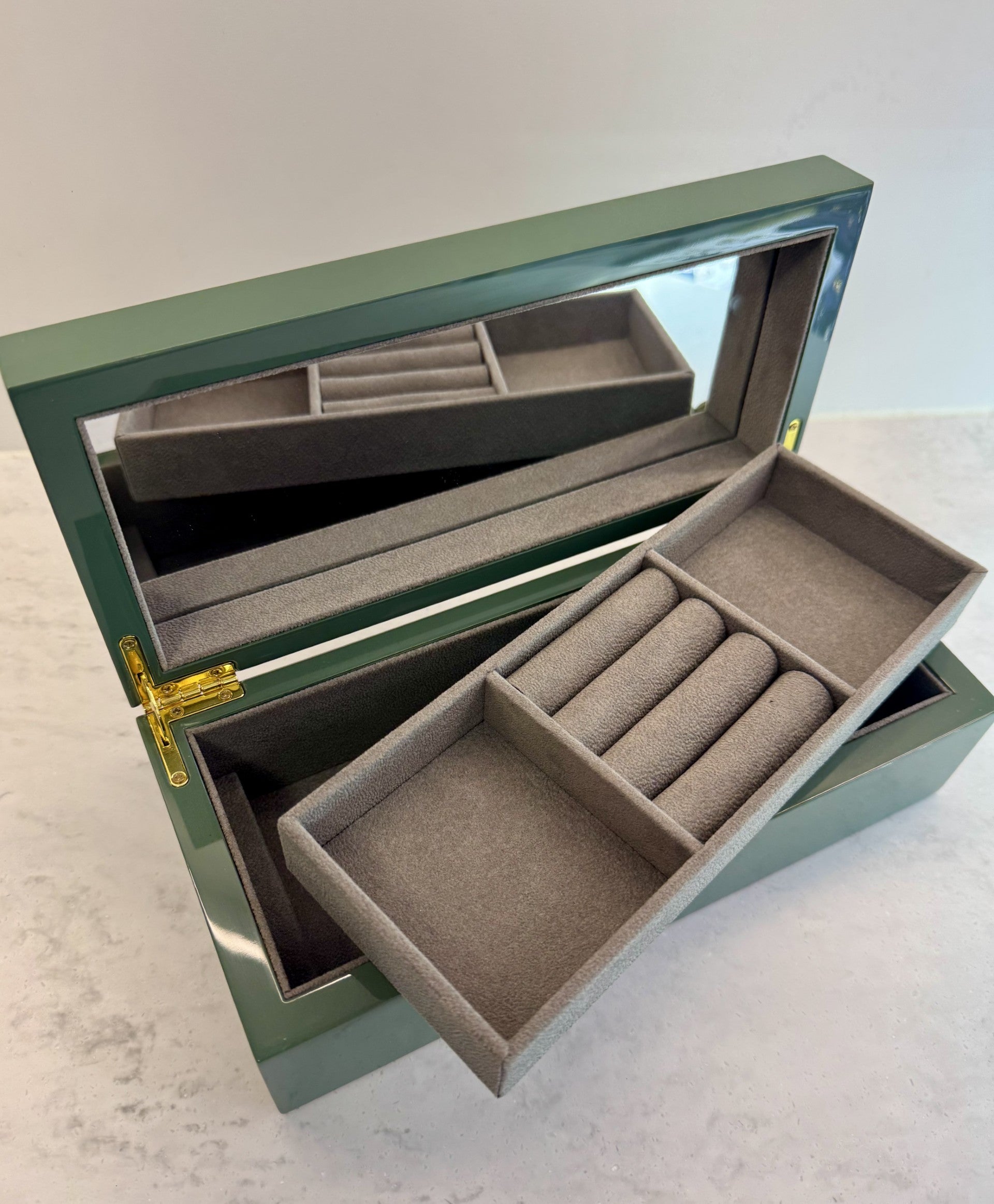 Jewel Box - Olive (260 × 118 × 80 mm). Design No: WJ34OLIVE